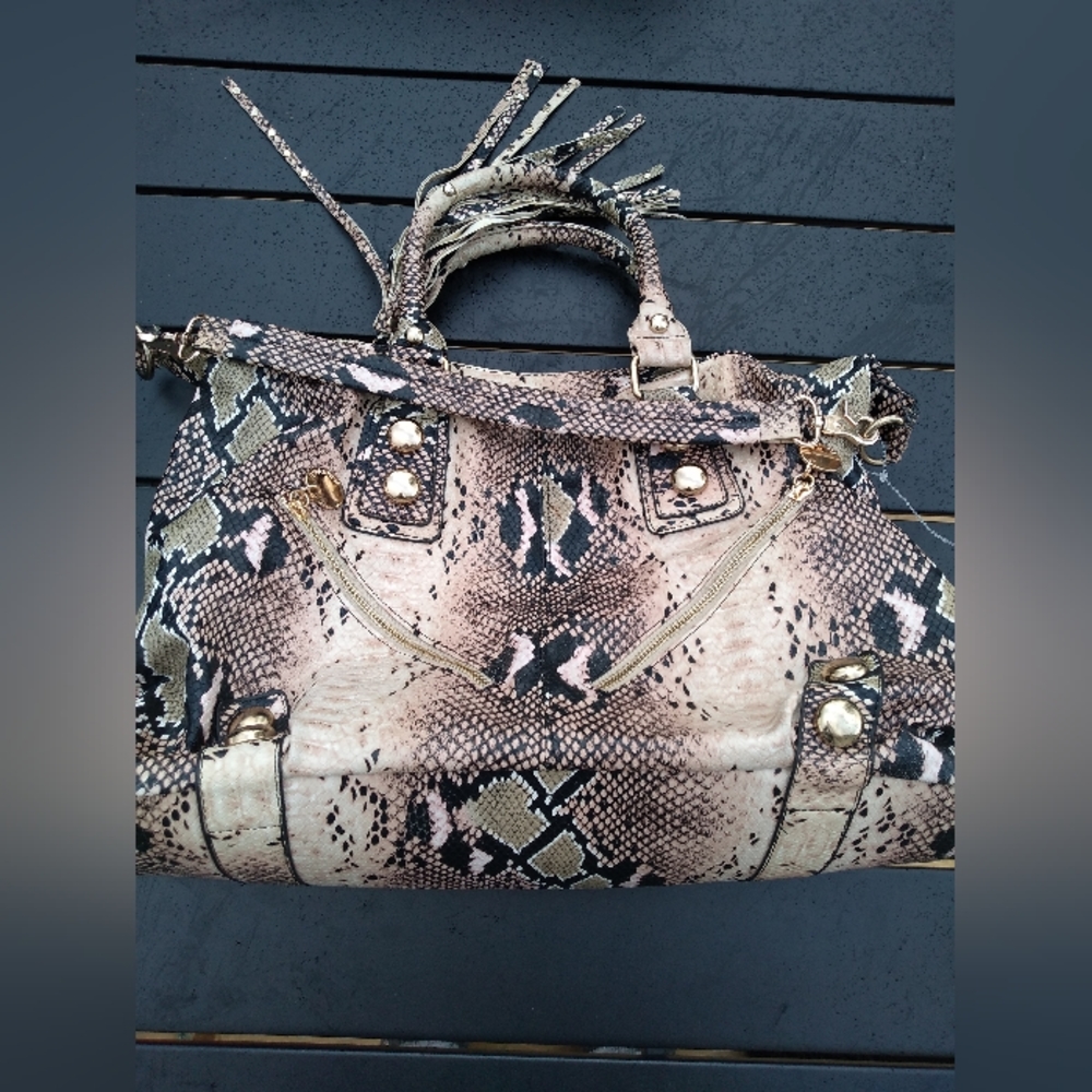 Rampage Faux Snakeskin Patterned Purse, Clean Pink Interior, Tassel Zipp… - Picture 2 of 13